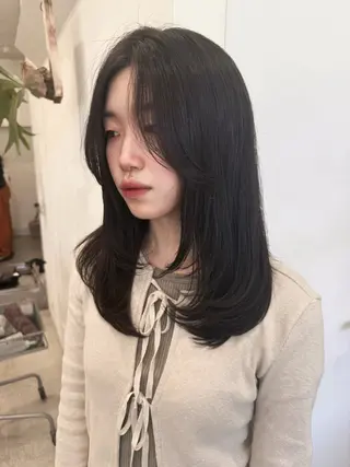 ロング 💛🤍U too e’s 鎌倉🧸のヘアスタイル