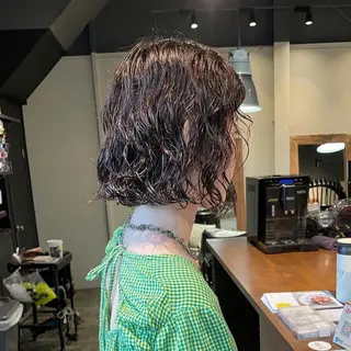 ショート レイヤーパーマ/ 顔周りカット🎀メイのヘアスタイル