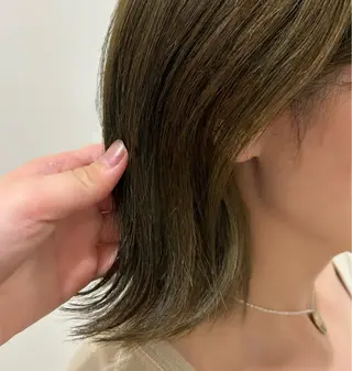 ミディアム カラー 太田 絵麻のヘアスタイル