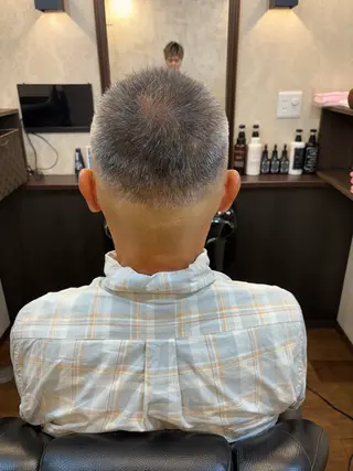 ショート メンズ 松﨑 香生のヘアスタイル