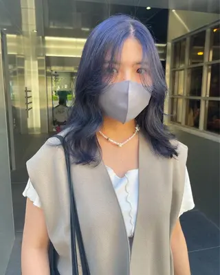 ロング カラー 渡 汐音のヘアスタイル