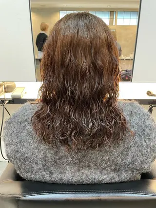 ミディアム パーマ 渋谷 留菜のヘアスタイル