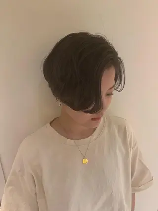 ショート カラー 組藤 沙奈のヘアスタイル