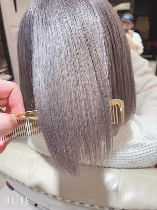 カラー 濱田輝レイヤー 韓国風 ハイトーンのヘアスタイル