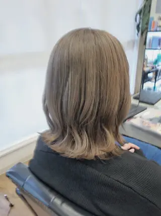 ミディアム カラー 関口 友菜のヘアスタイル