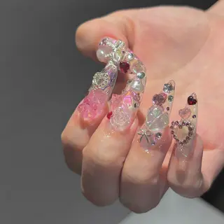 ネイル BONNIE所属・BONNIE MIKIのネイルデザイン