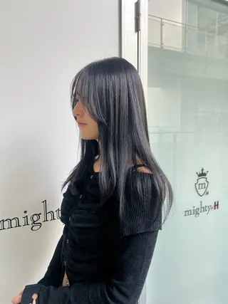 セミロング 栄　mighty by H所属・田中 蘭菜のヘアスタイル