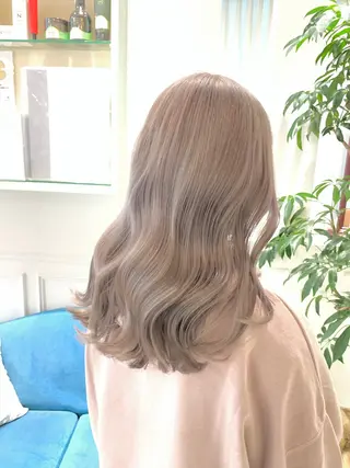 セミロング カラー 🩶ブリーチ/ レイヤー🩶フミカのヘアスタイル
