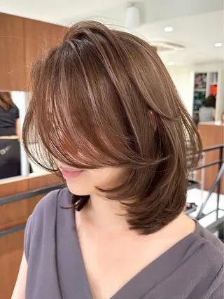 ミディアム 艶髪ハイトーン 💎凜太郎💎のヘアスタイル
