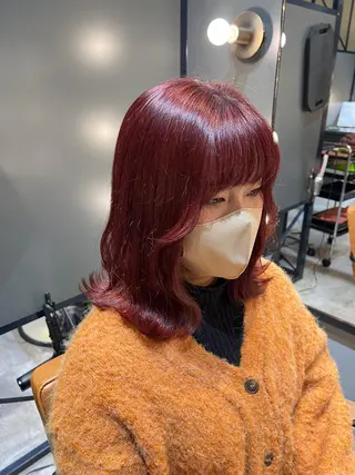 ミディアム カラー ノイシキ サキのヘアスタイル