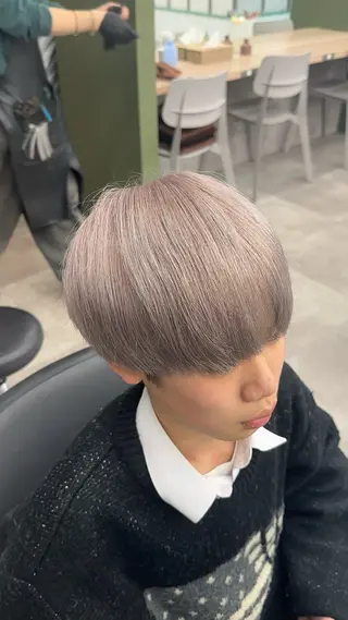 ショート カラー メンズ 🌟艶カラー🌟 /ハイトーン/舜希のヘアスタイル