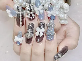 ネイル Rainrain💧 パーツ豊富、やり放題のネイルデザイン