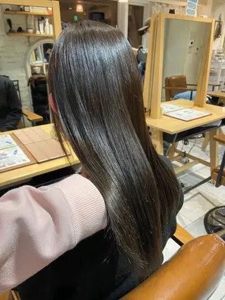 ミディアム カラー 山口 菜々実のヘアスタイル