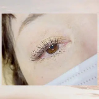 マツエク・マツパ U_la所属・U_la [ウーラ] 片岡の眉毛・アイブロウイメージ