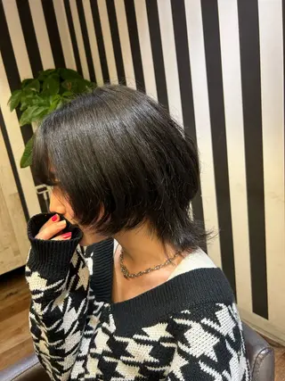 ミディアム マエダ マサシのヘアスタイル