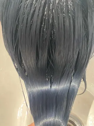 カラー ボブ/ハイトーン REINAのヘアスタイル