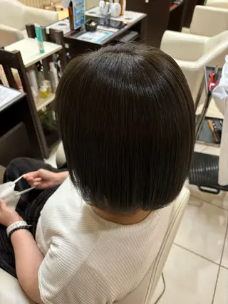 ショート カラー 伊藤 杏奈のヘアスタイル