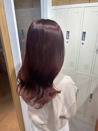 ロング ブリーチなしカラー /ベージュカラーのヘアスタイル