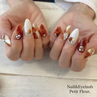 ネイル Petit Fleur所属・青柳 亜梨奈のマツエク・マツパデザイン