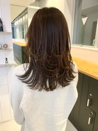 セミロング 海外レイヤーカット 🇺🇸山村拓士のヘアスタイル