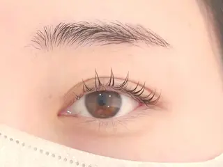 マツエク・マツパ Fiara 四条烏丸店所属・Fiara四条烏丸店 三浦やすみんのマツエク・マツパデザイン