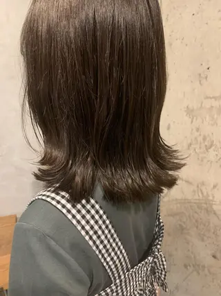 ミディアム ブリーチなしWカラー /地毛風/小林凪沙のヘアスタイル