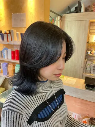 ミディアム カラー 馬越 優のヘアスタイル