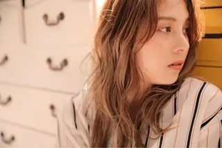 ロング 🎗️comoda 神戸三宮 髪質改善のヘアスタイル