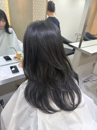 ロング カラー レイヤー オリーブ/ グレージュ/添田晃基のヘアスタイル