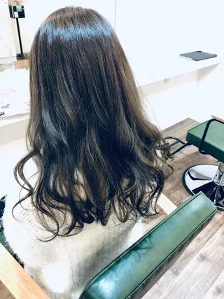 ロング カラー パーマ m ā l o. マァロのヘアスタイル