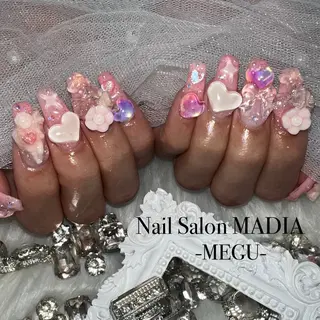 ネイル MADIA藤沢所属・MADIA MEGUのネイルデザイン