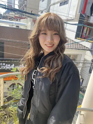 ロング カラー qiie ワンカラー 黒染め 白髪染めのヘアスタイル