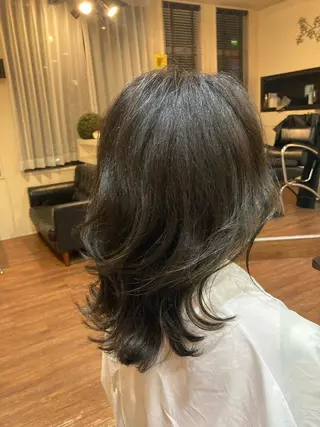 セミロング パーマが得意な【最高 悠斗】のヘアスタイル