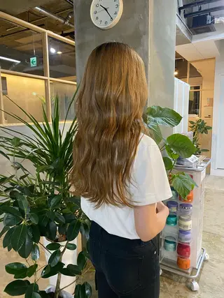 ロング 茜璃/ブリーチカラー /レイヤーカットのヘアスタイル