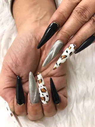 ネイル MADIA藤沢所属・MADIA MEGUのネイルデザイン