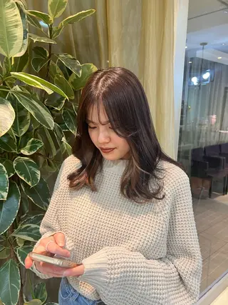 セミロング カラー 田中 月菜のヘアスタイル