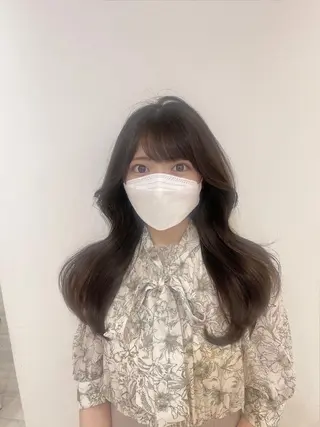 セミロング 韓国ヘア レイヤーカットのヘアスタイル