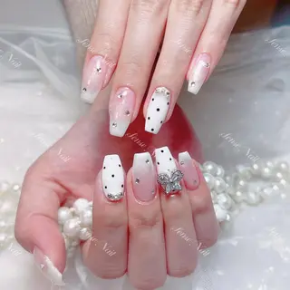 ネイル Kurieitibu 🍬Byu~tīのネイルデザイン