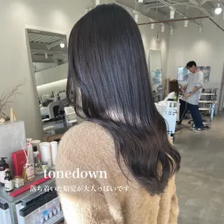 ロング カラー 峯崎 葵のヘアスタイル