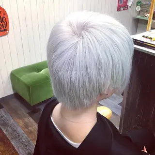 ショート カラー のー りーのヘアスタイル
