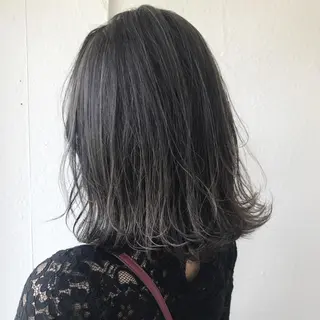 ミディアム カラー 入江 志穂のヘアスタイル