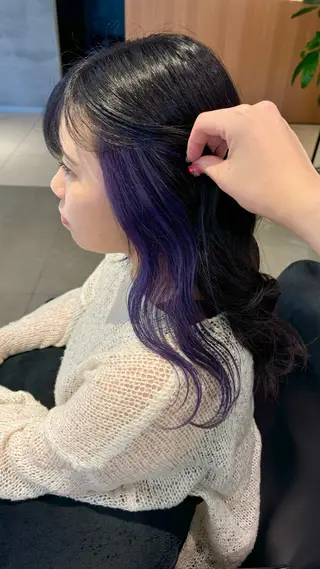 セミロング KAREN（ému） 伏見/パーマモデルのヘアスタイル