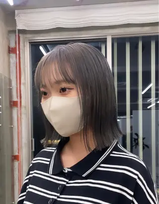 ミディアム ボブ/ハイトーン YUIのヘアスタイル