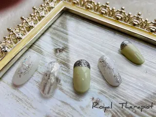 ネイル 【尾下】 ロイヤル•セラピストのネイルデザイン