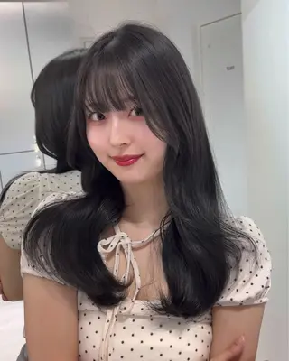 ロング カラー VIVIE Shionのヘアスタイル