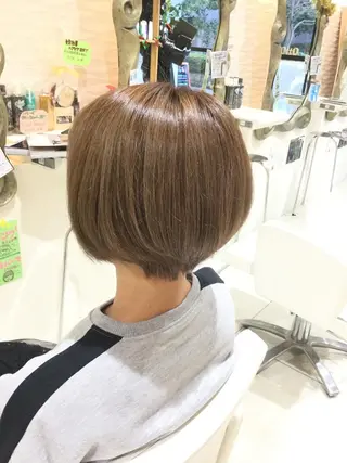 ショート カラー 松吉 純平のヘアスタイル