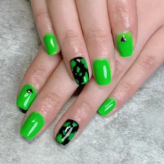 ネイル haleyume所属・shino🌟 痛ネイルのネイルデザイン