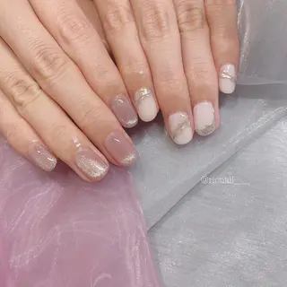 ネイル 𝘙𝘪𝘰𝘯𝘢 ...🕯🤍のネイルデザイン