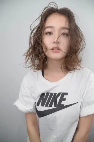 ミディアム カラー ヘアアレンジ AHNKISM AHNKISMのヘアスタイル