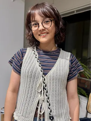 ミディアム カラー パーマ 千堂 真由のヘアスタイル